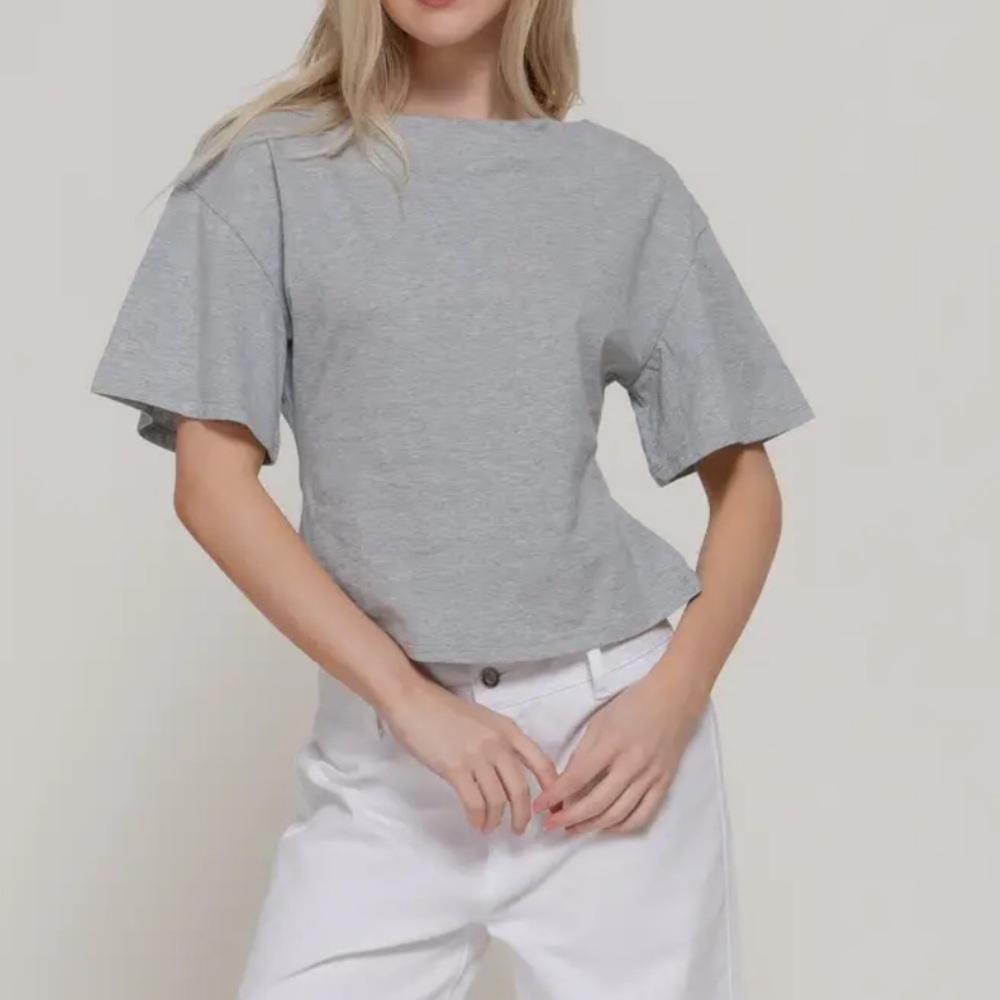 Short Sleeve Boat Neck Defined Silhouette Cotton Knit Top